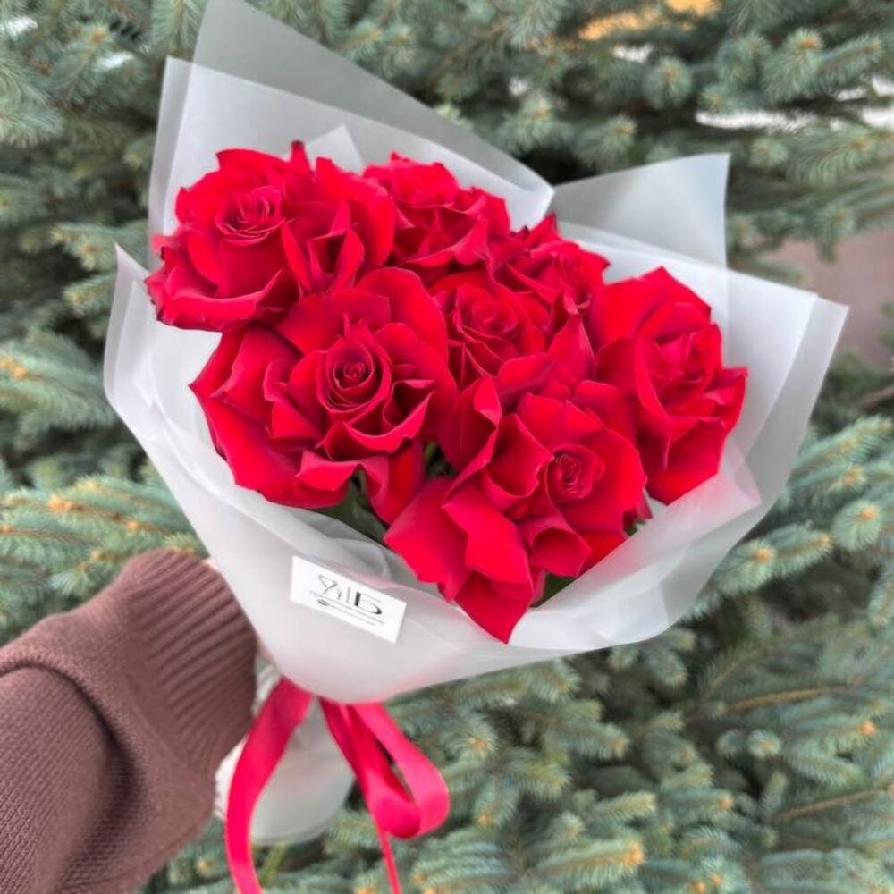 Букет с французскими розами сорта "Explorer"