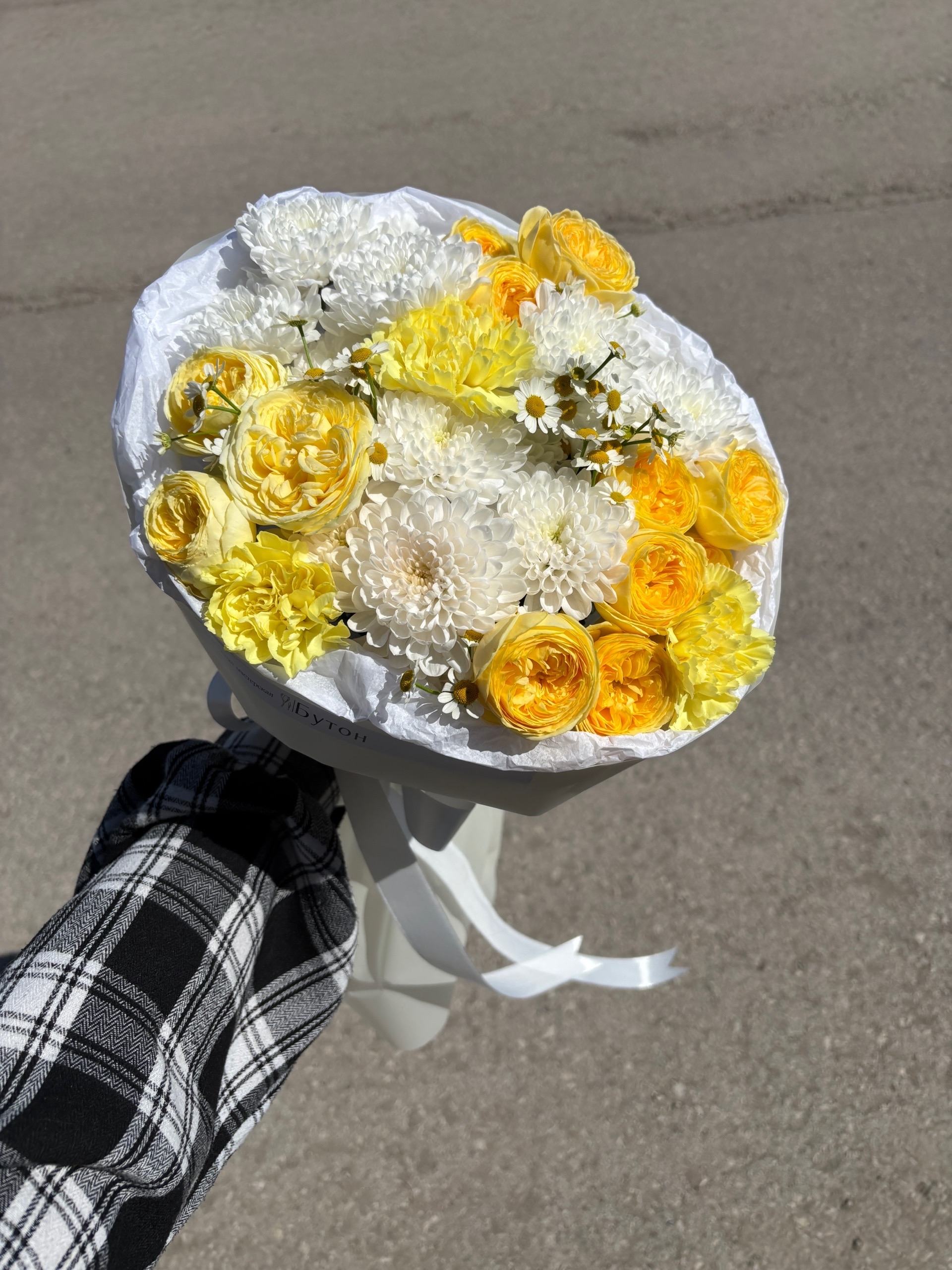 Авторский букет с пионовидными розами