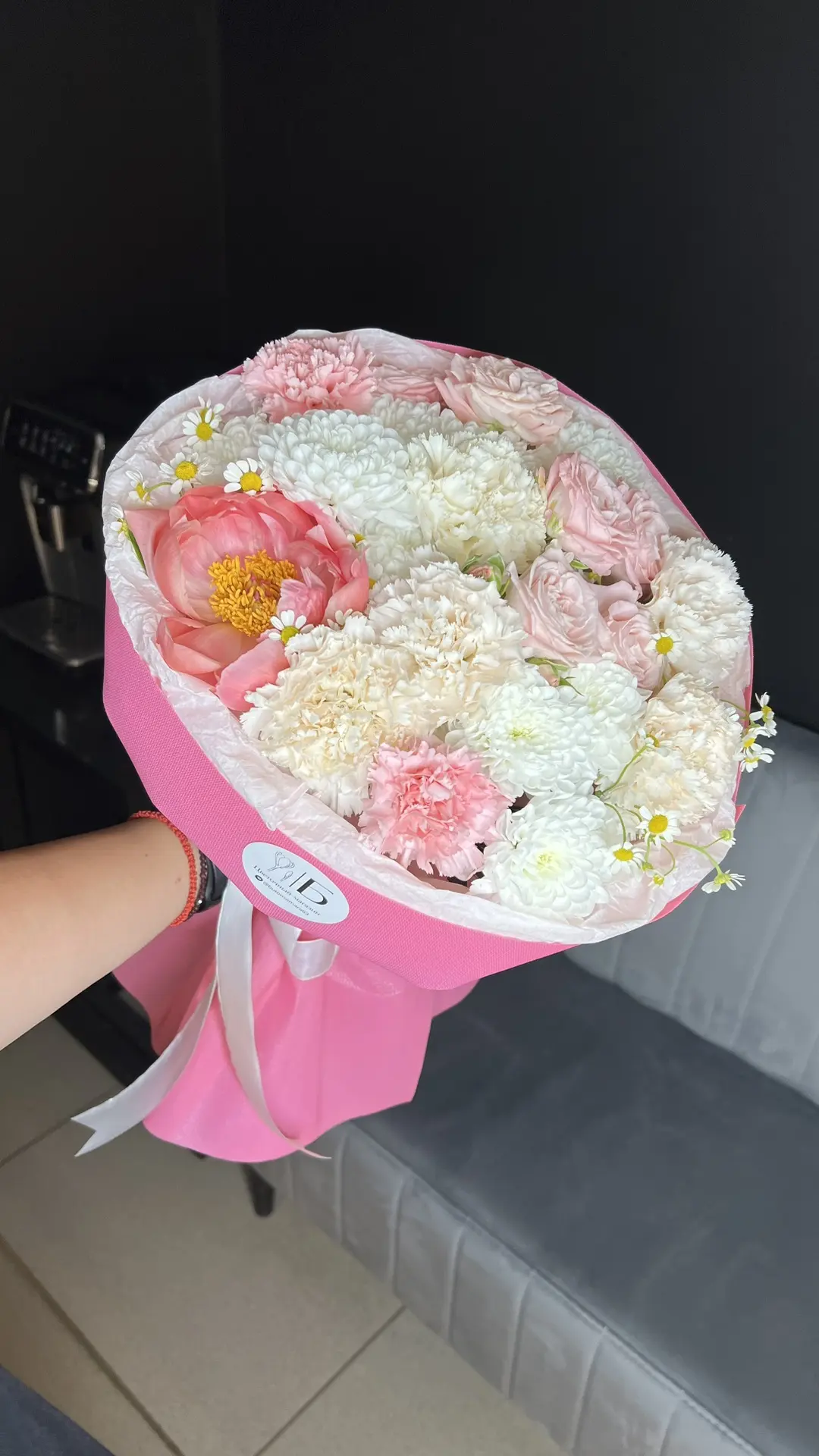 Авторский букет с пионом