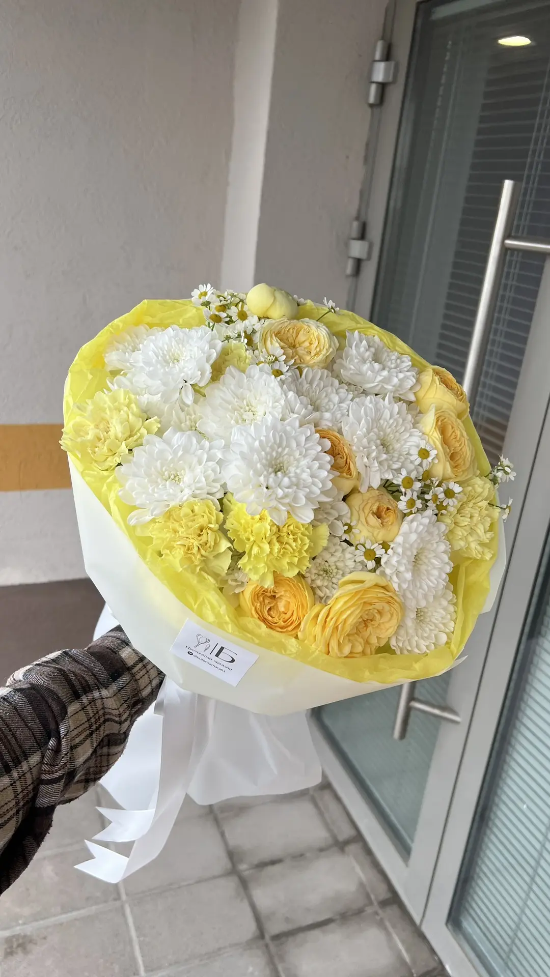 Авторский букет с пионовидными розами