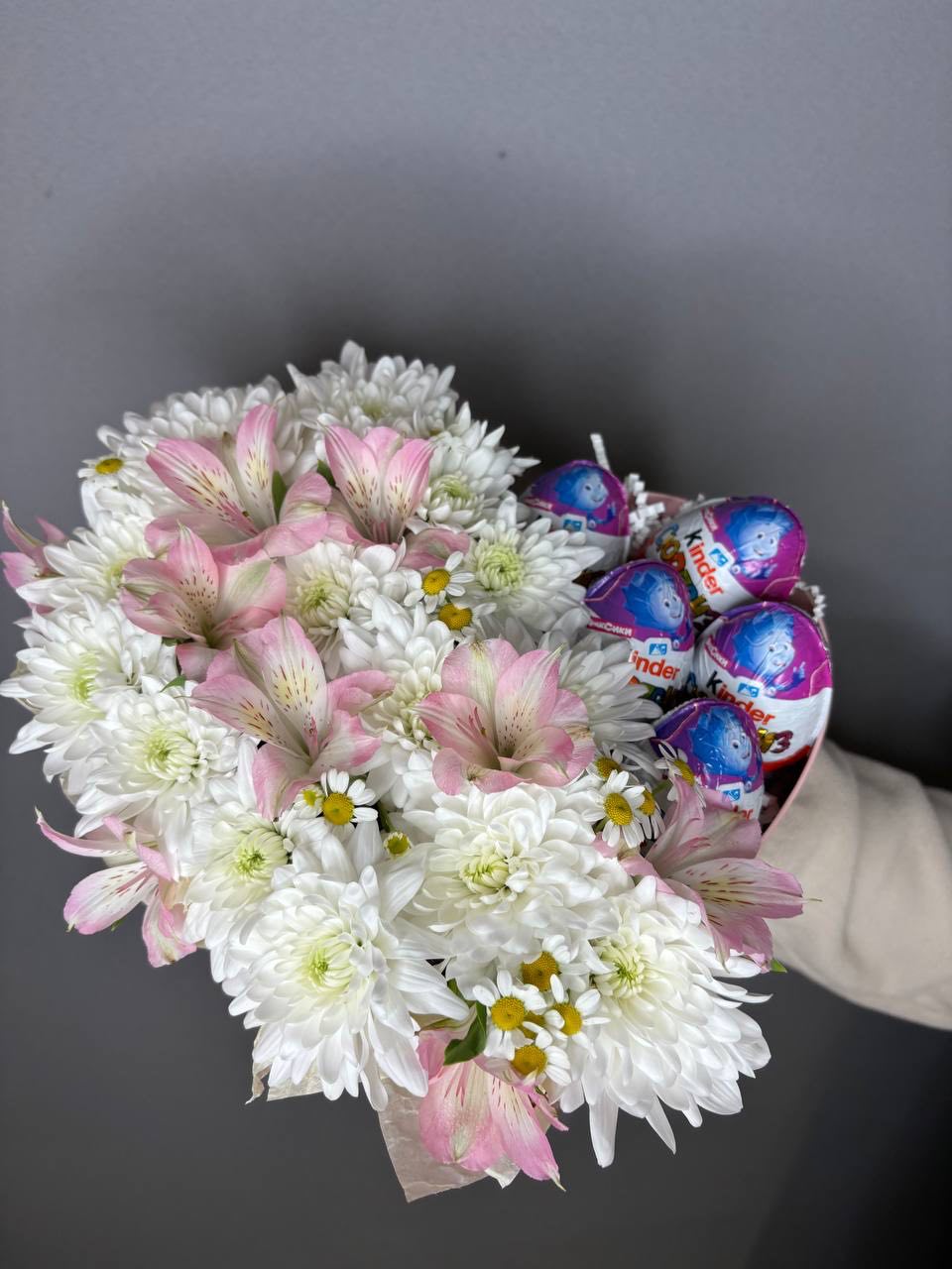 Композиция с киндерами