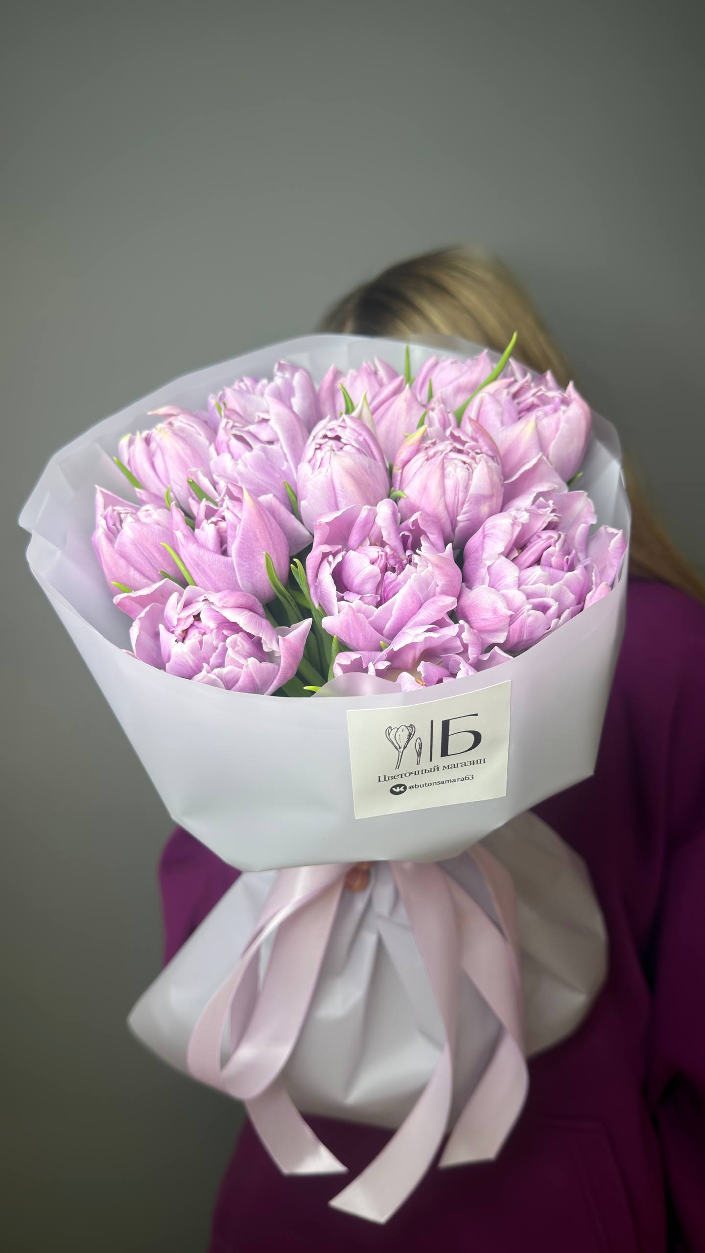 Монобукет из 15 сиреневых пионовидных тюльпанов
