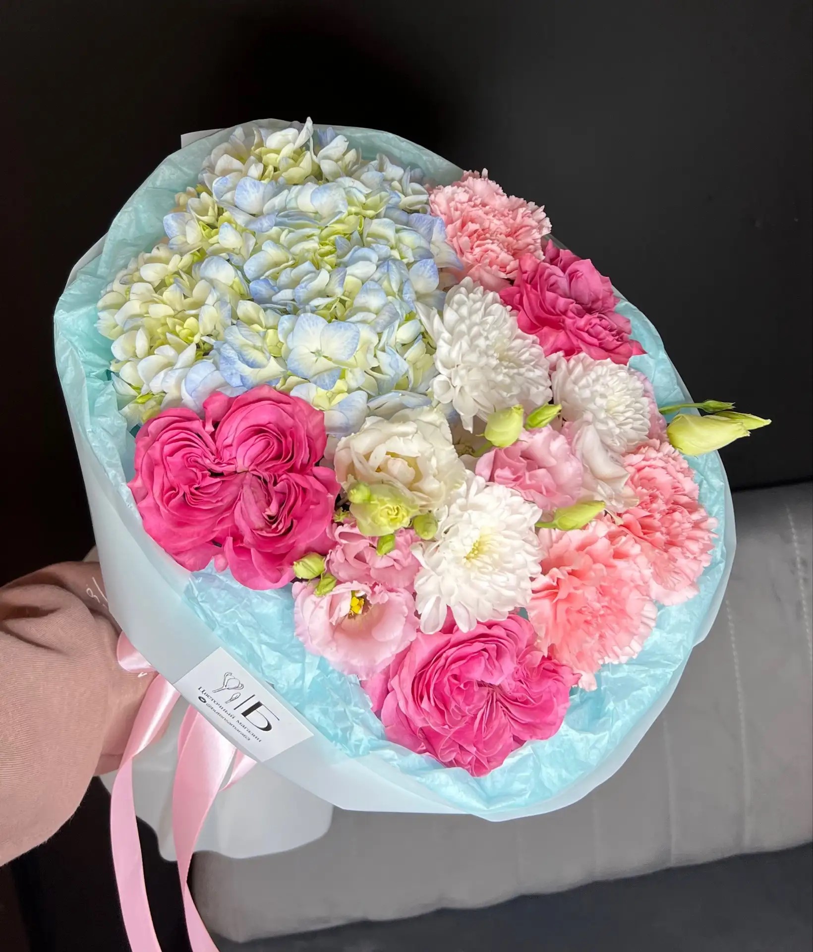 Авторский букет с пионовидными розами