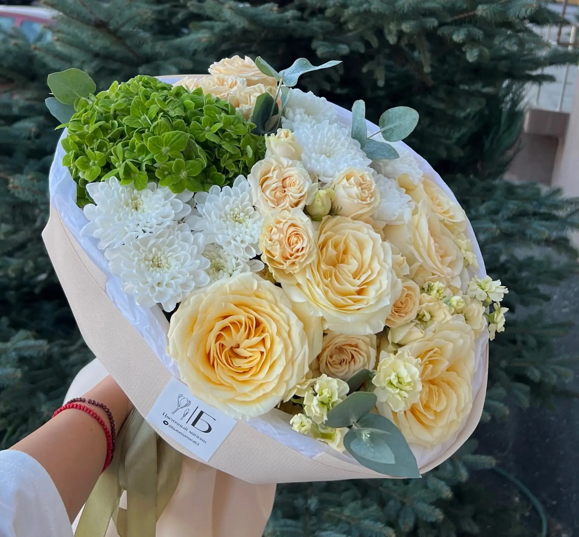 Авторский букет с пионовидными розами