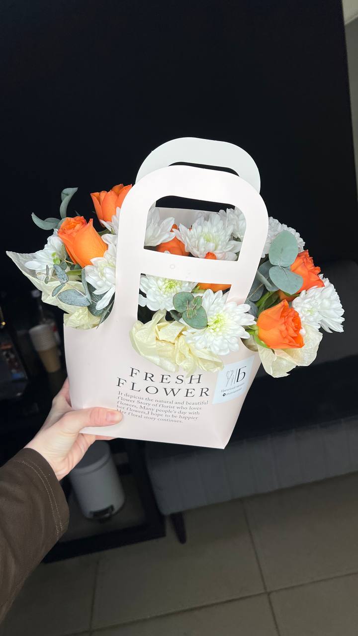 Сумочка с оранжевыми розами