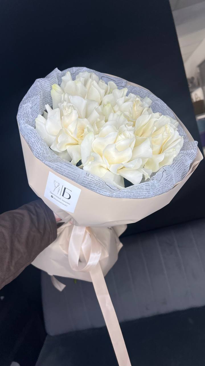 Монобукет из 5 Французских роз сорта Мондиаль